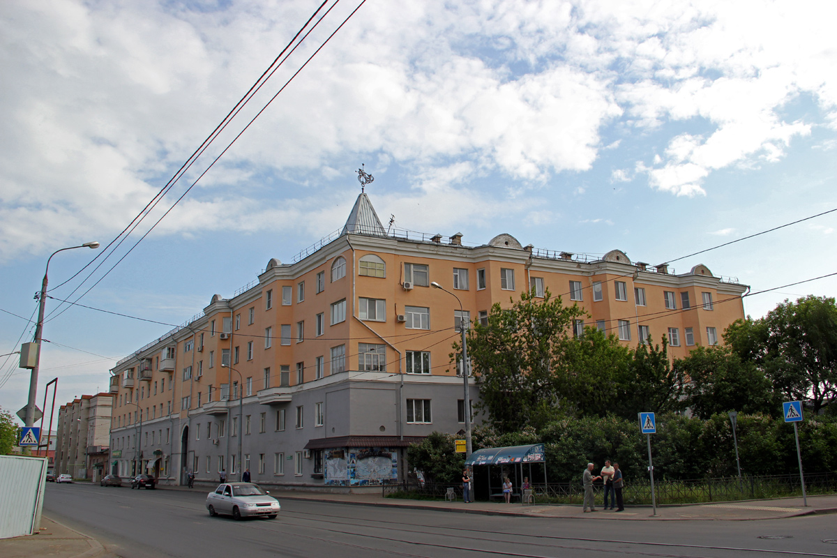 Kazan, Улица Габдуллы Тукая, 102; Улица Габдуллы Тукая, 102