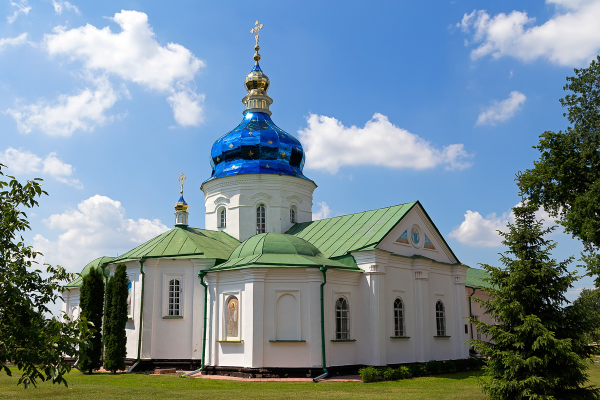 Pryluky district. others settlements, с. Густыня, Свято-Троицкий монастырь