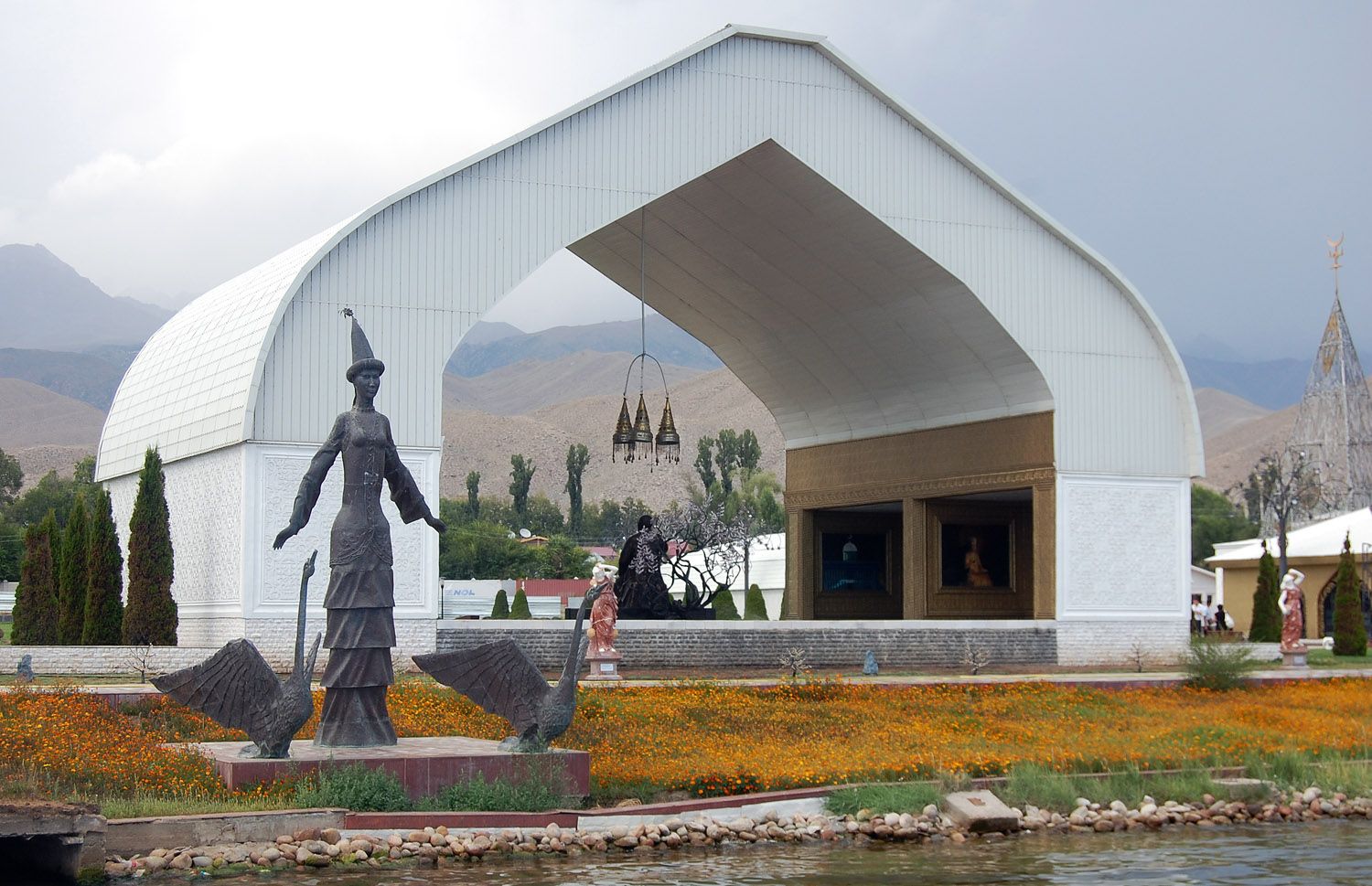 Чолпон-Ата, Культурный центр "Рух Ордо"