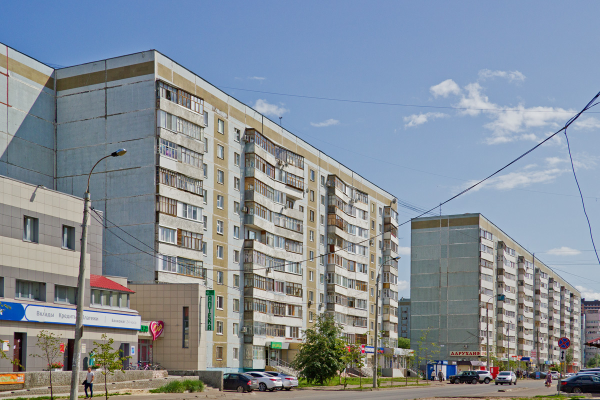 Kazan, Проспект Ямашева, 49; Улица Четаева, 35