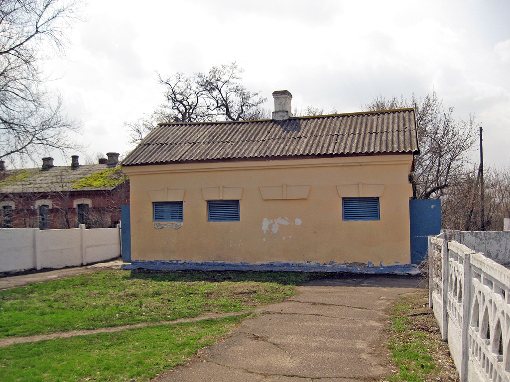 Schastya district. others settlements, с. Ольховое, Вокзальная улица, 1