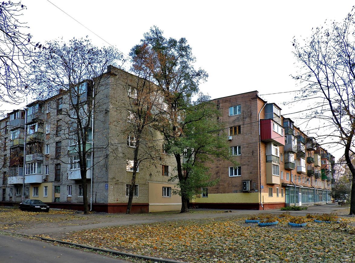 Charków, Улица Харьковских Дивизий, 9 корп. 1; Улица Харьковских Дивизий, 9