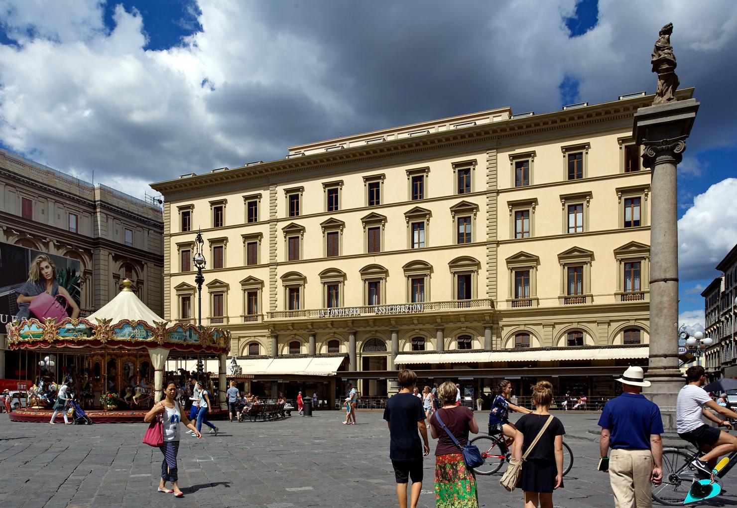 Флоренция, Piazza della Repubblica, 6