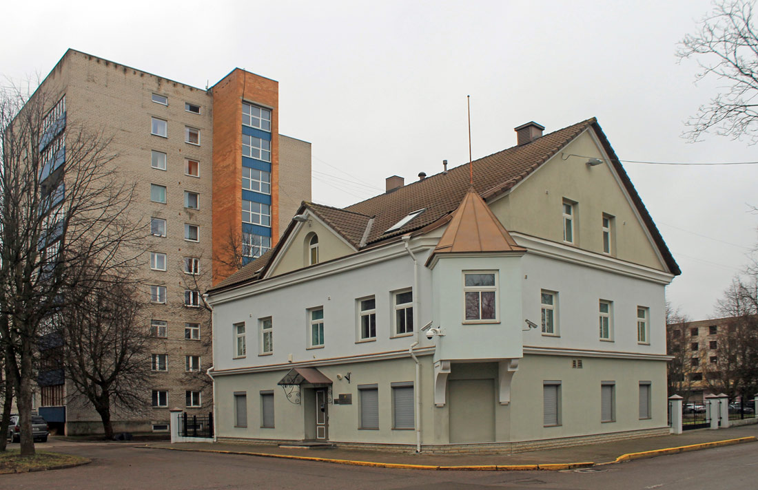 Narva, 1. Mai, 7; Aleksander Puškini tänav, 2A