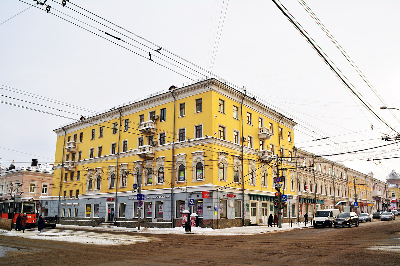 Perm, Улица Ленина, 34; Сибирская улица, 6