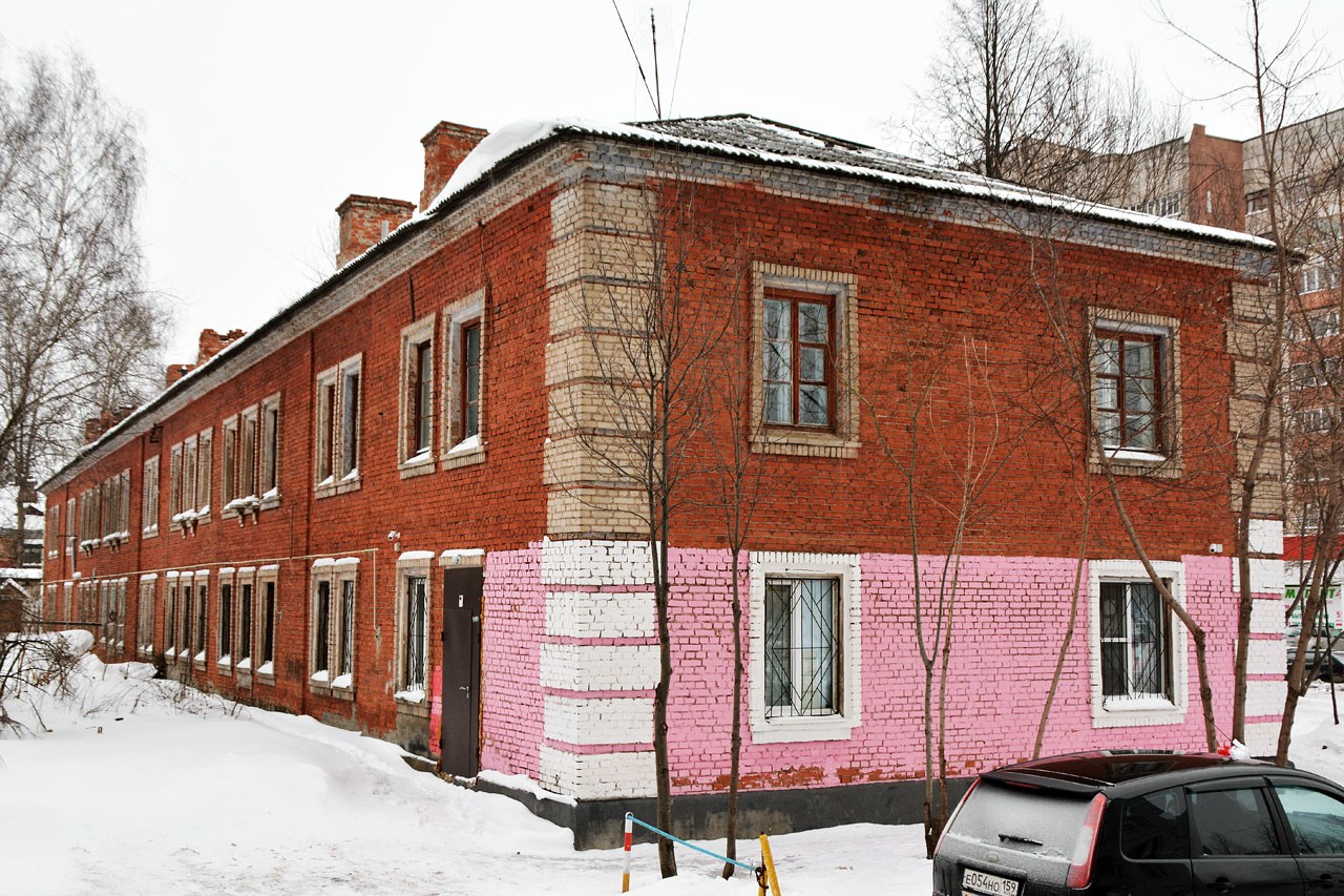 Perm, Улица Карпинского, 126