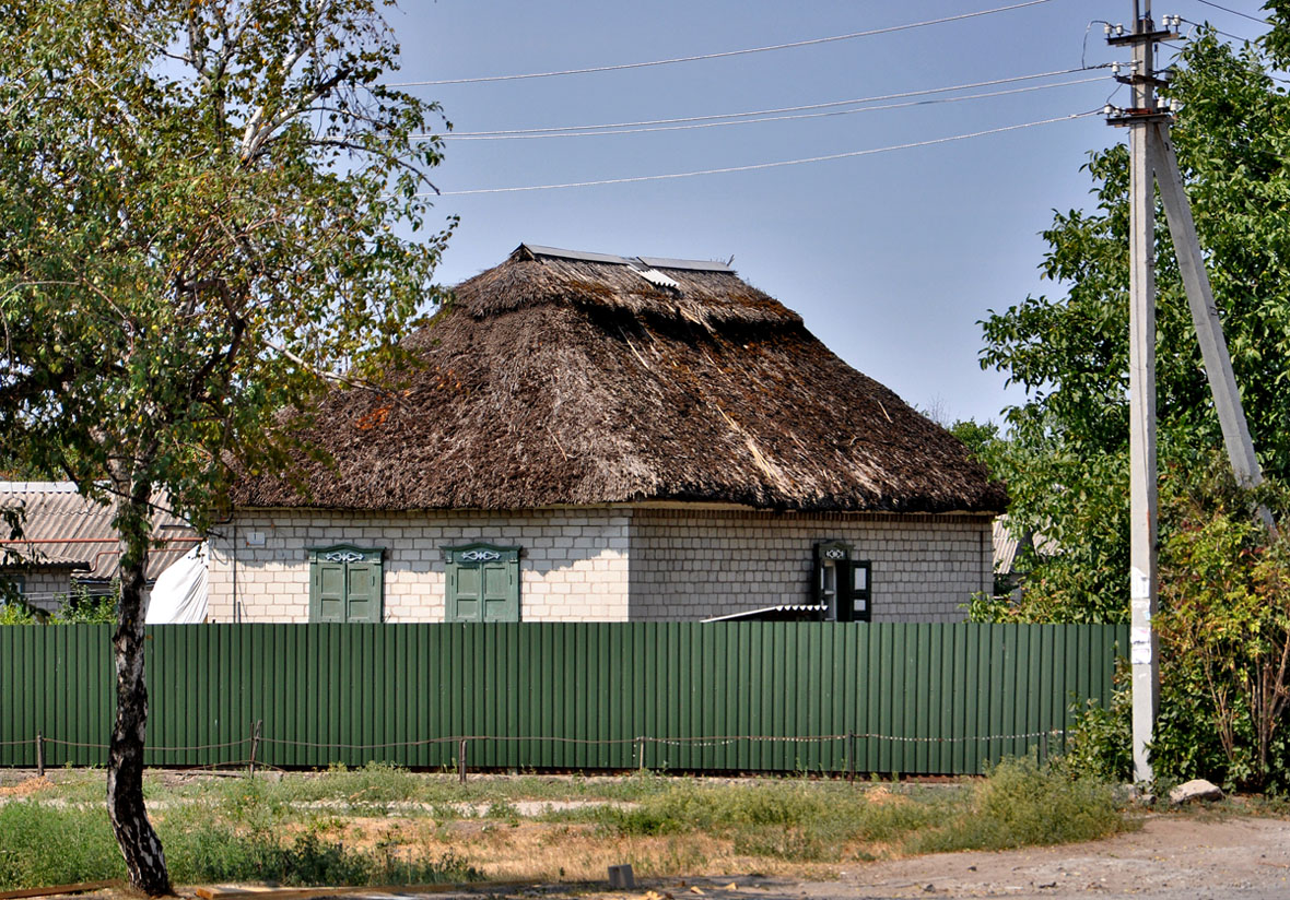 Dneprovsky district, other settlements, с. Елизаветовка, автодорога Т-04-14