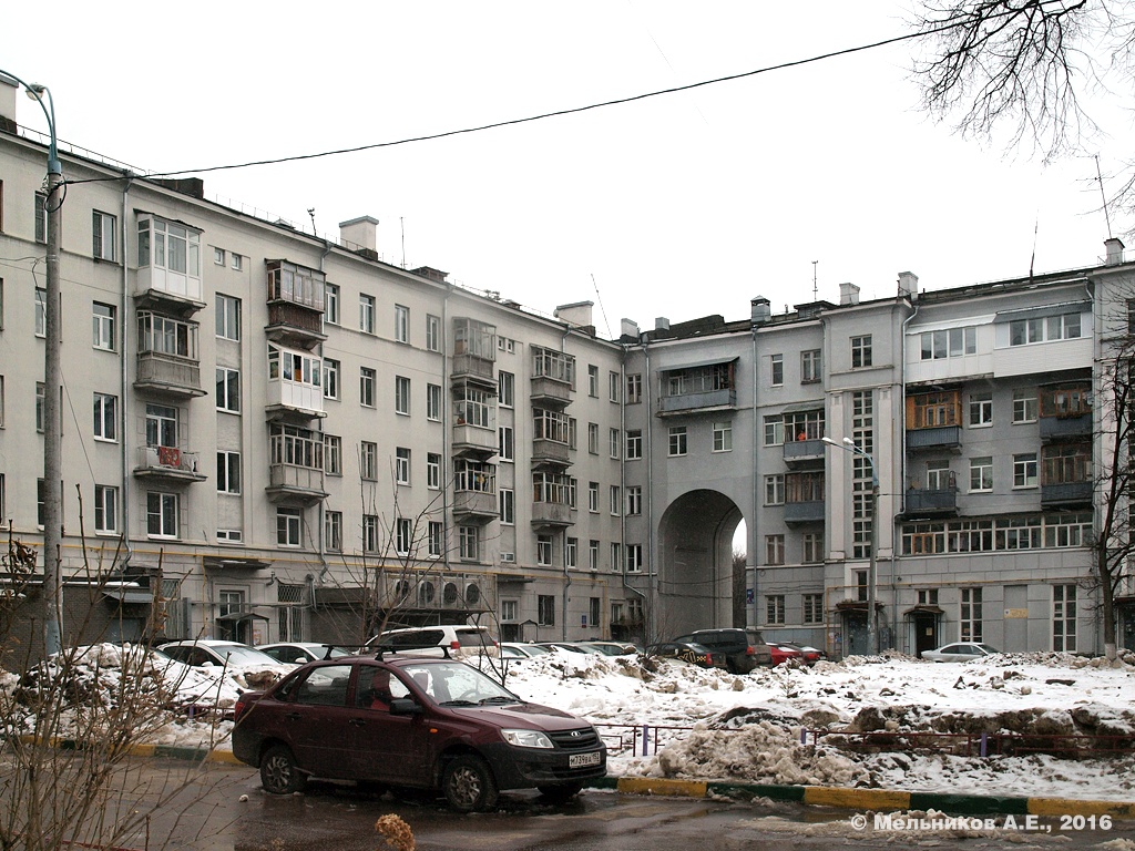 Nizhny Novgorod, Проспект Октября, 19; Комсомольская улица, 2