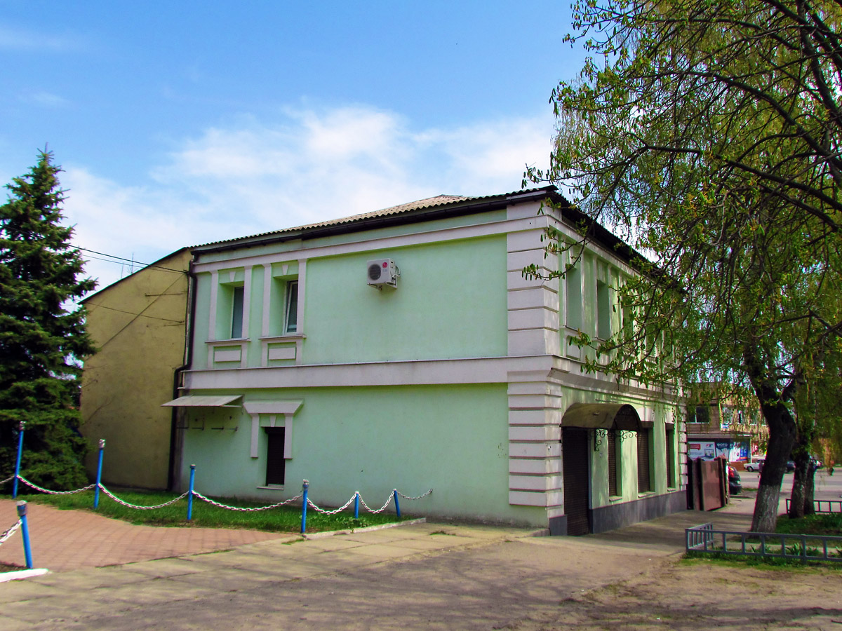 Żmijów, Соборная площадь, 4