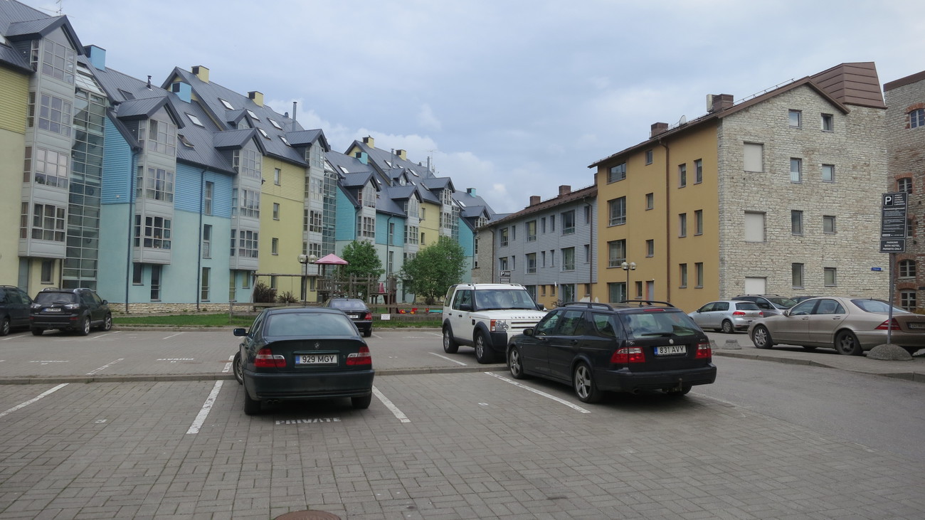 Tallinn, Jahu, 1; Põhja puiestee, 21c