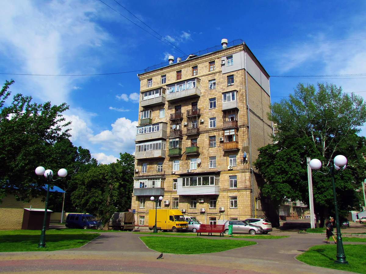 Kharkov, Проспект Героев Харькова, 96а