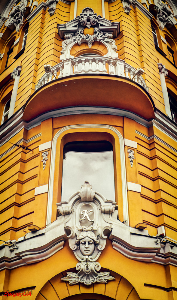 Odesa, вулиця жуковського, 19 / Рішельєвська вулиця, 24. Odesa — Inscriptions on facades