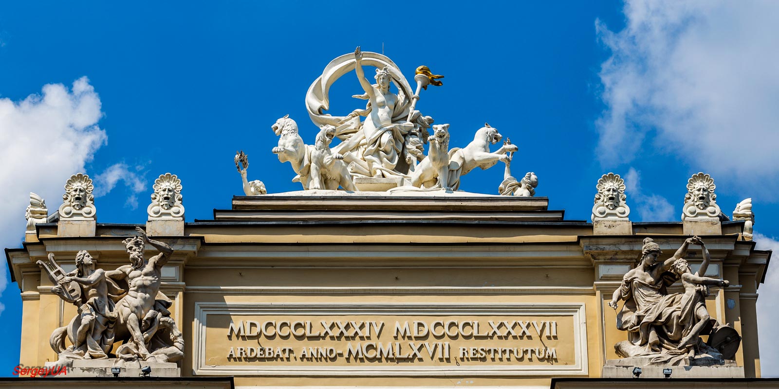 Odesa, Провулок Чайковського, 1. Odesa — Inscriptions on facades