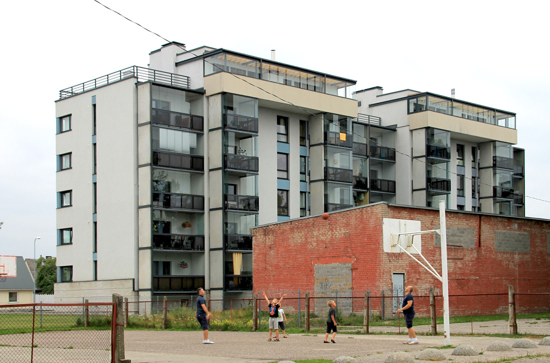 Pärnu, Karusselli, 71; Karusselli, 87
