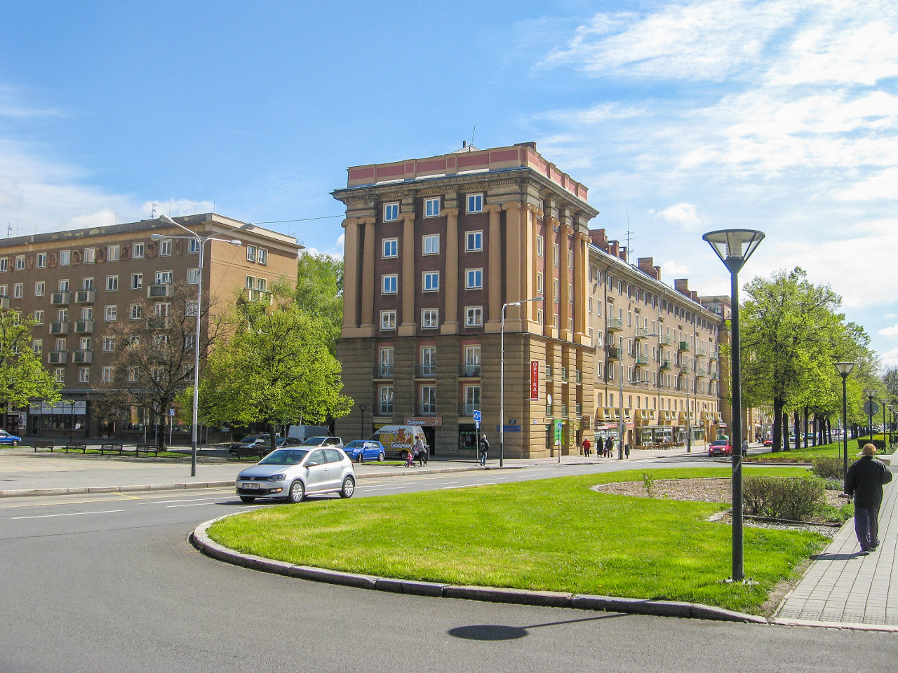 Ostrava, Alšovo náměstí, 1; Hlavní třída, 98; Hlavní třída, 96