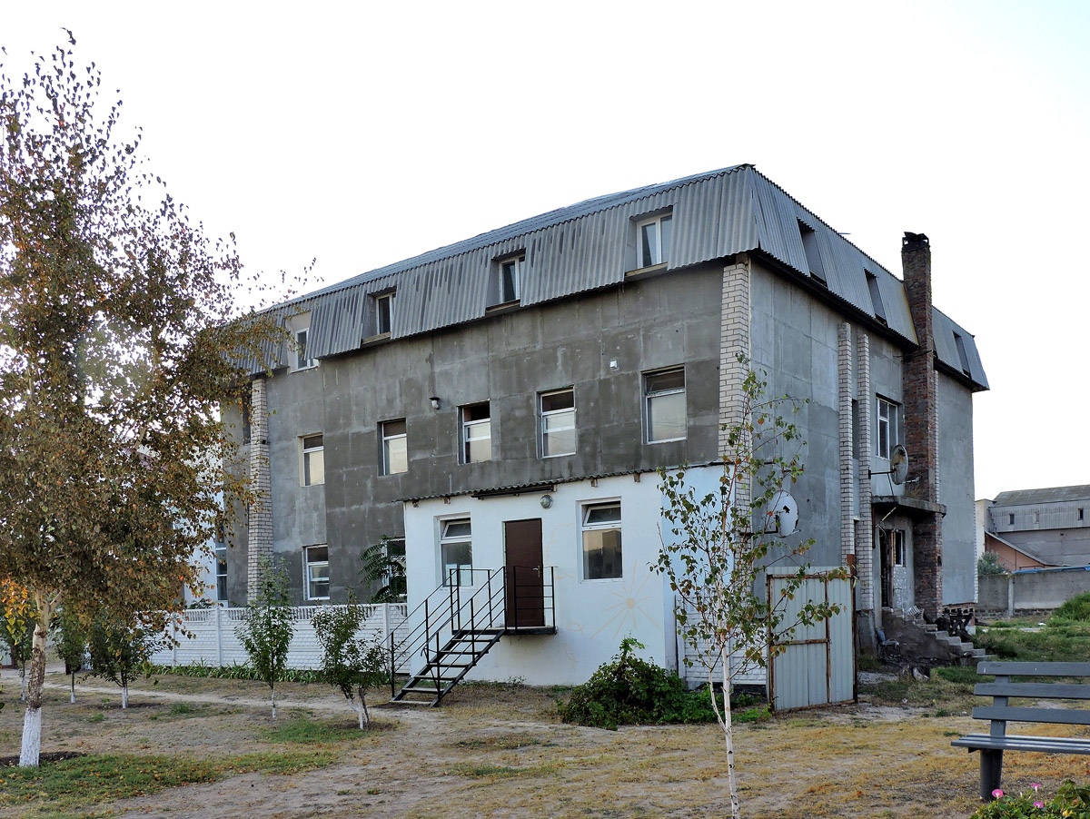 Geniches'k district. others settlements, с. Счастливцево, Набережная улица, 3