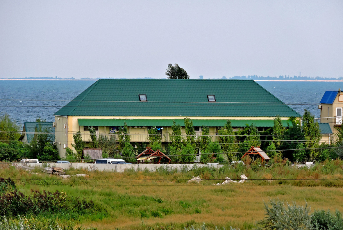 Geniches'k district. others settlements, с. Геническая Горка, Набережная улица, 41