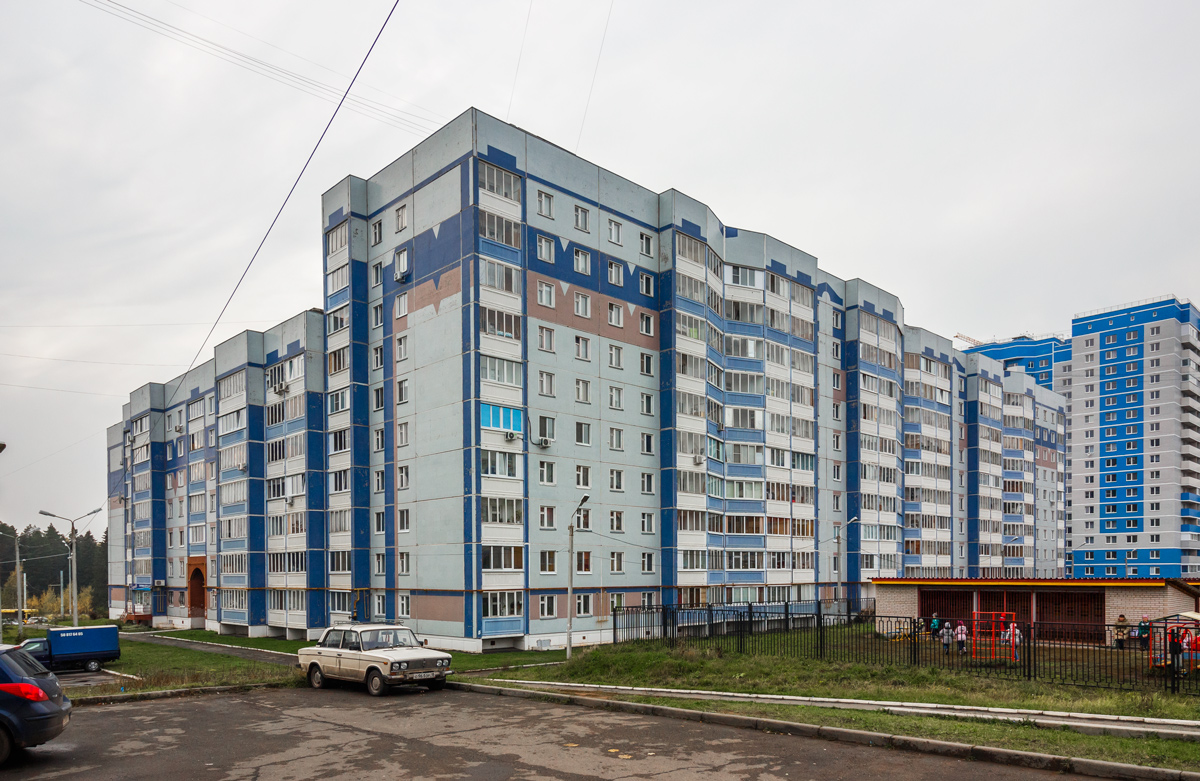 Izhevsk, Улица 40 лет Победы, 140