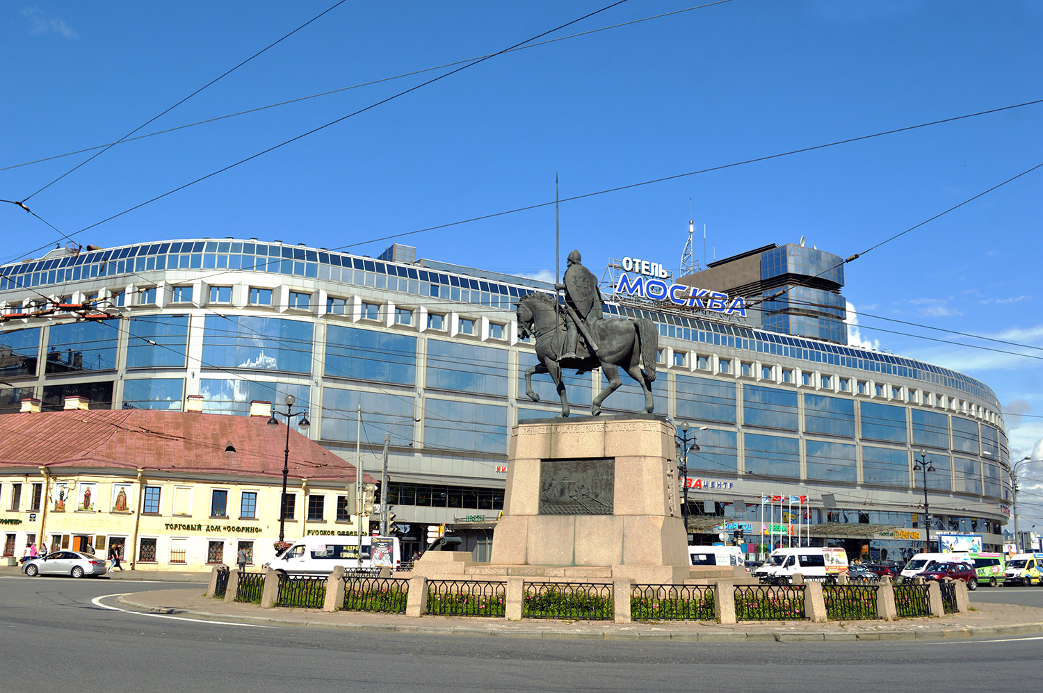 Площадь Александра Невского 2