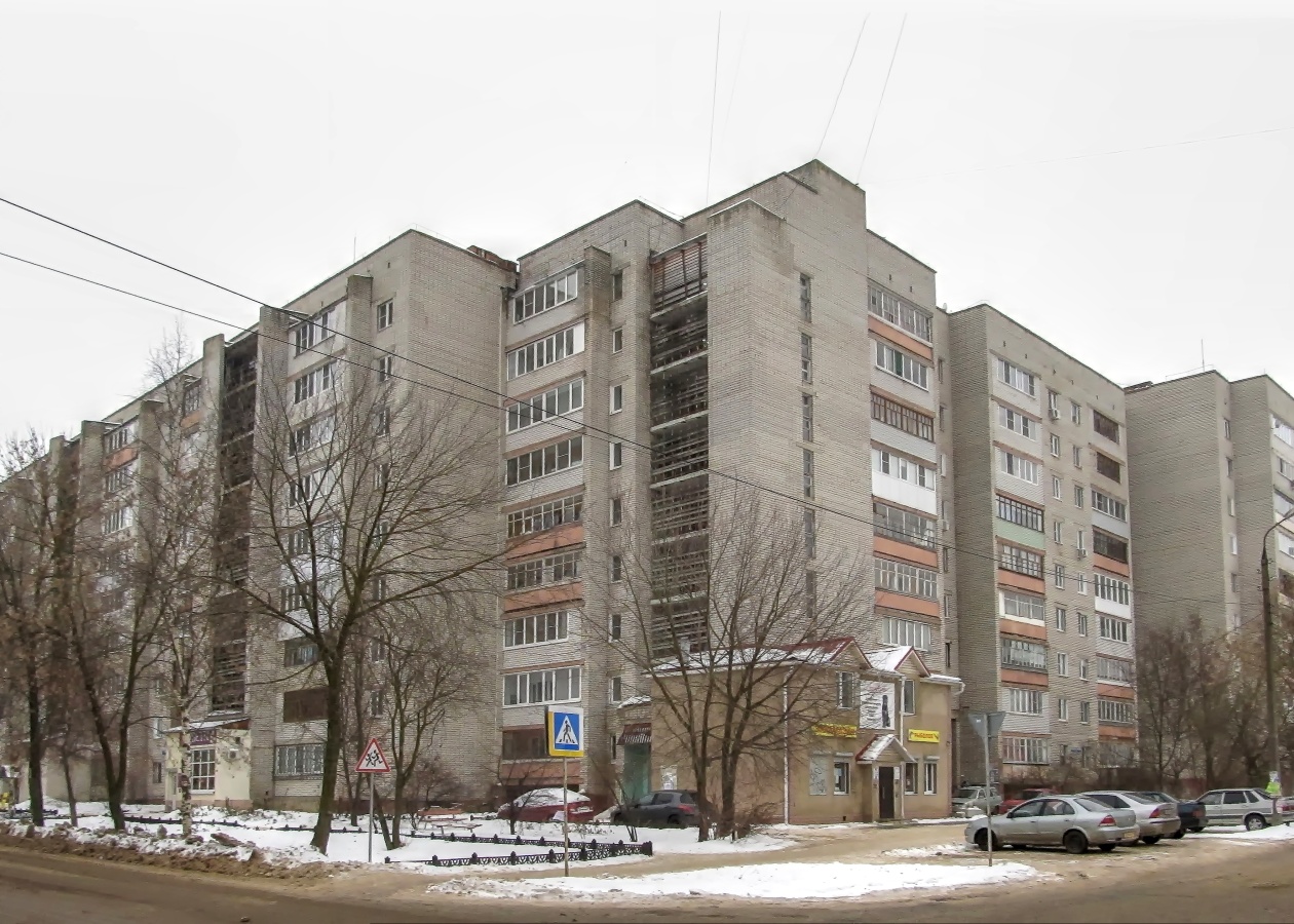 Pereslavl-Zalessky, Улица Разведчика Петрова, 12; Улица Строителей, 24