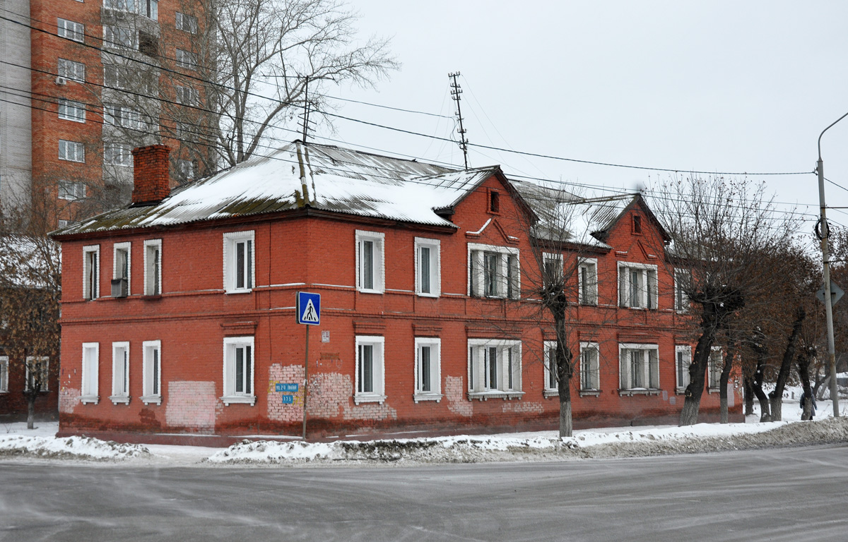 Omsk, Улица 20-я линия, 175 / Улица Масленникова, 201