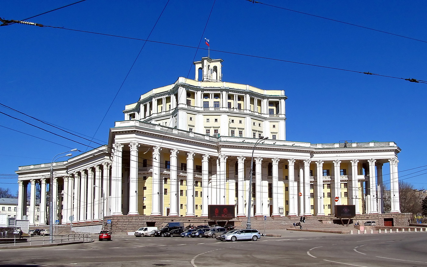 Moscow, Суворовская площадь, 2