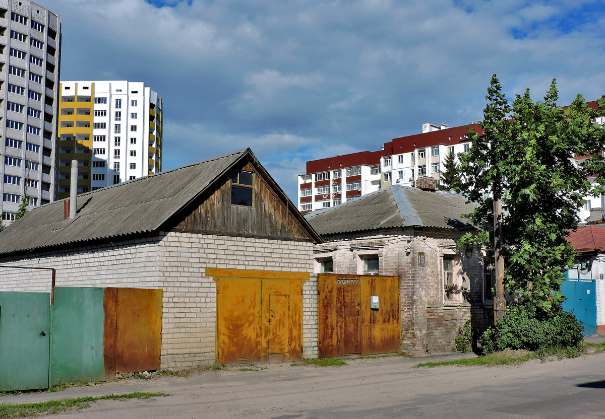 Kharkov, Искринский переулок, 15