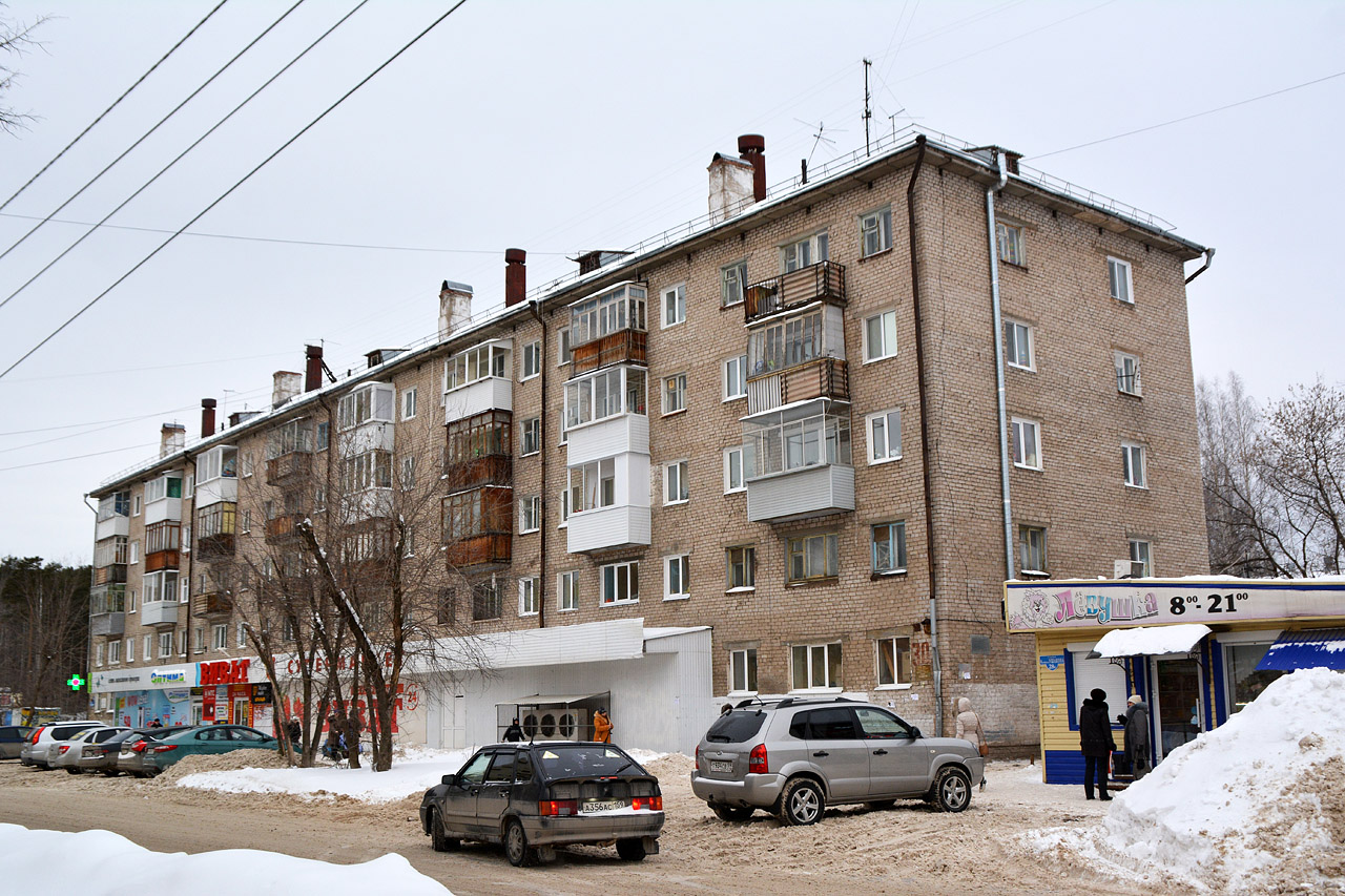 Perm, Улица Адмирала Ушакова, 30