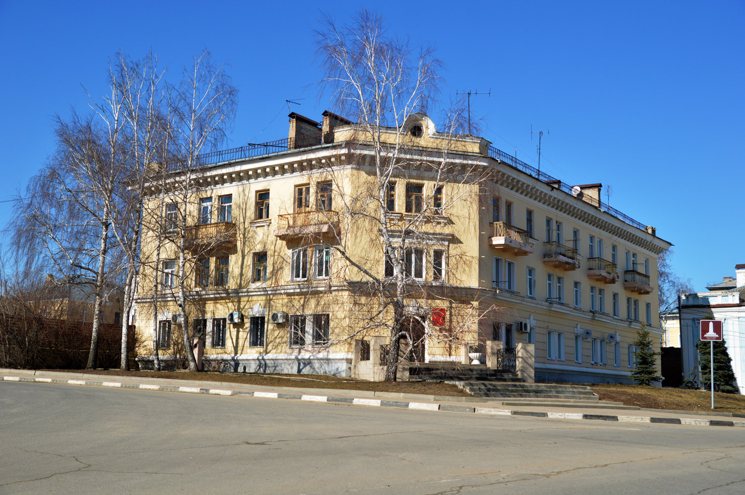 Yelets, Улица Маяковского, 1