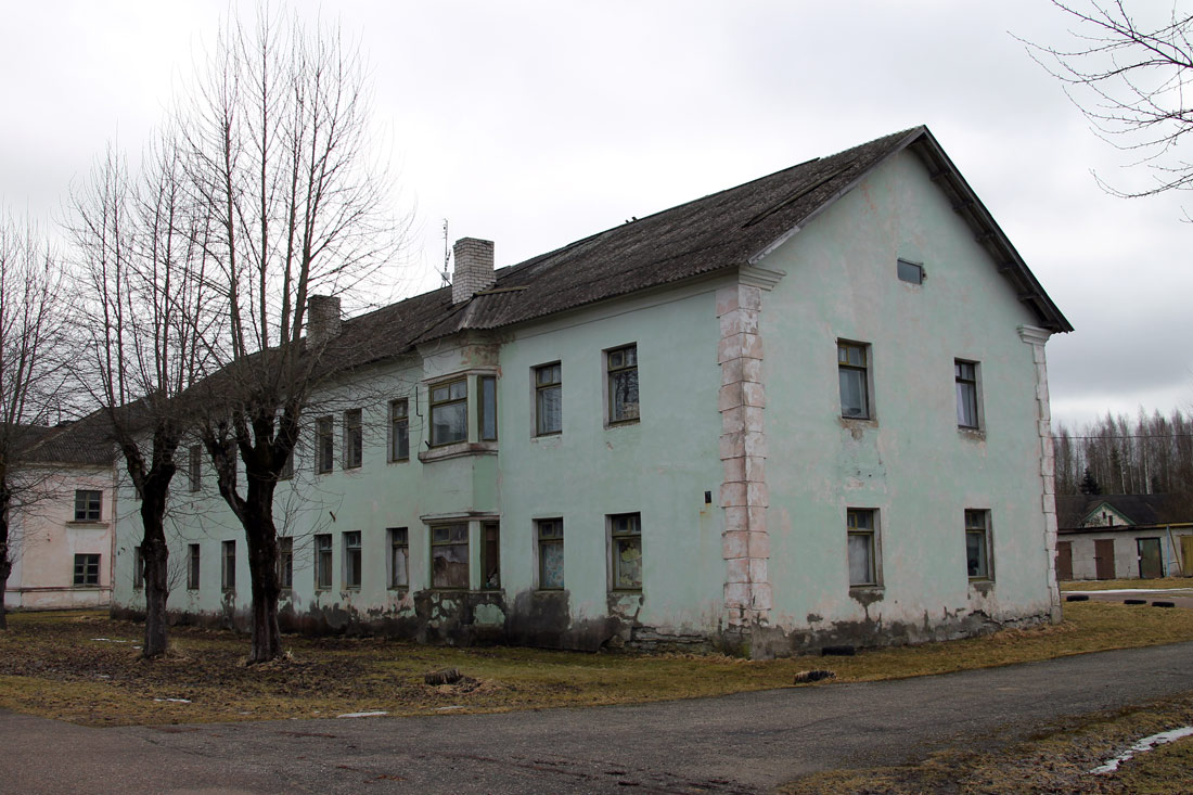 Narva-Jõesuu, Rahu (Viivikonna), 7