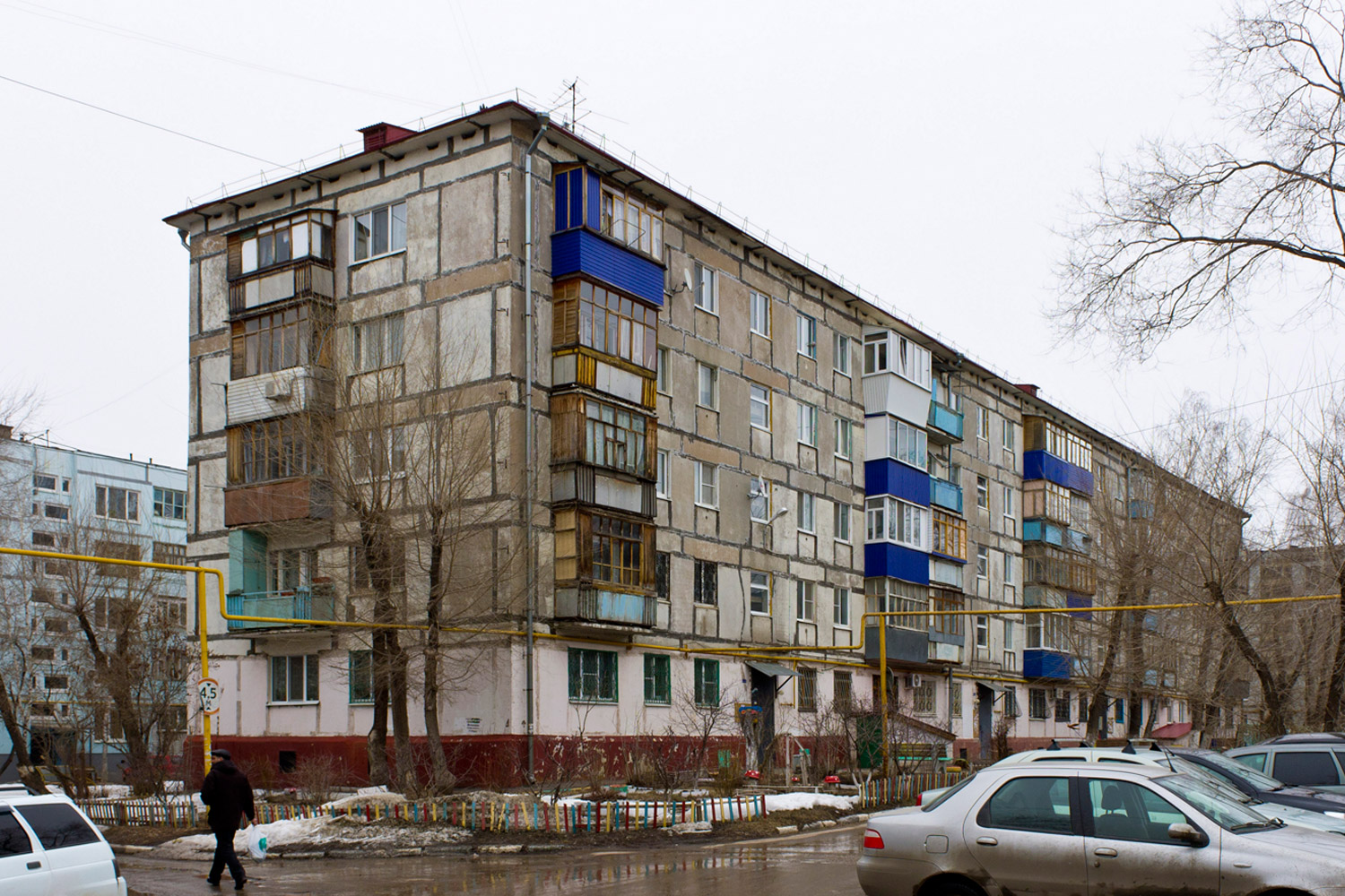 Novokuybyshevsk, Улица Дзержинского, 37А