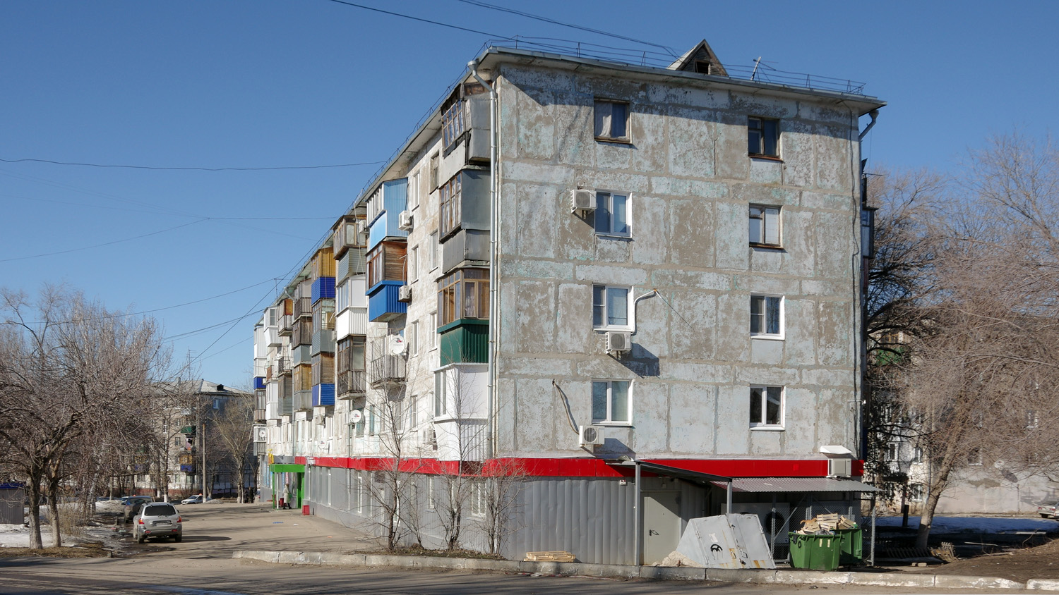 Novokuybyshevsk, Улица Дзержинского, 18