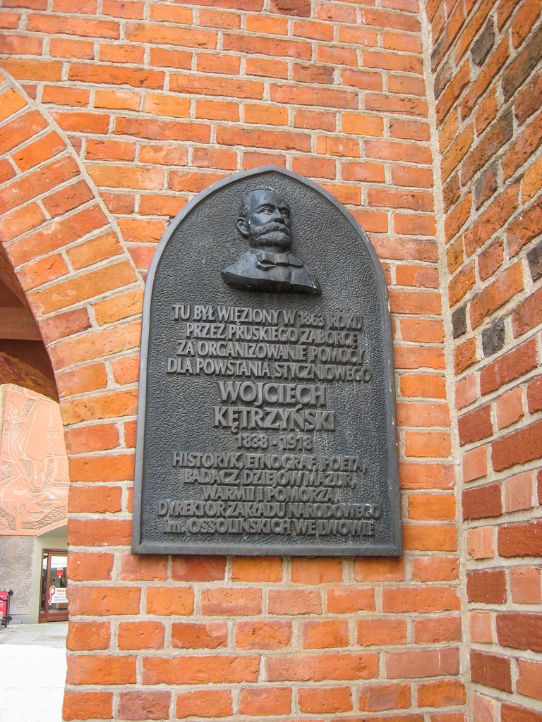 Olsztyn, Plac Jedności Słowiańskiej, ?. Olsztyn — Memorial plaques