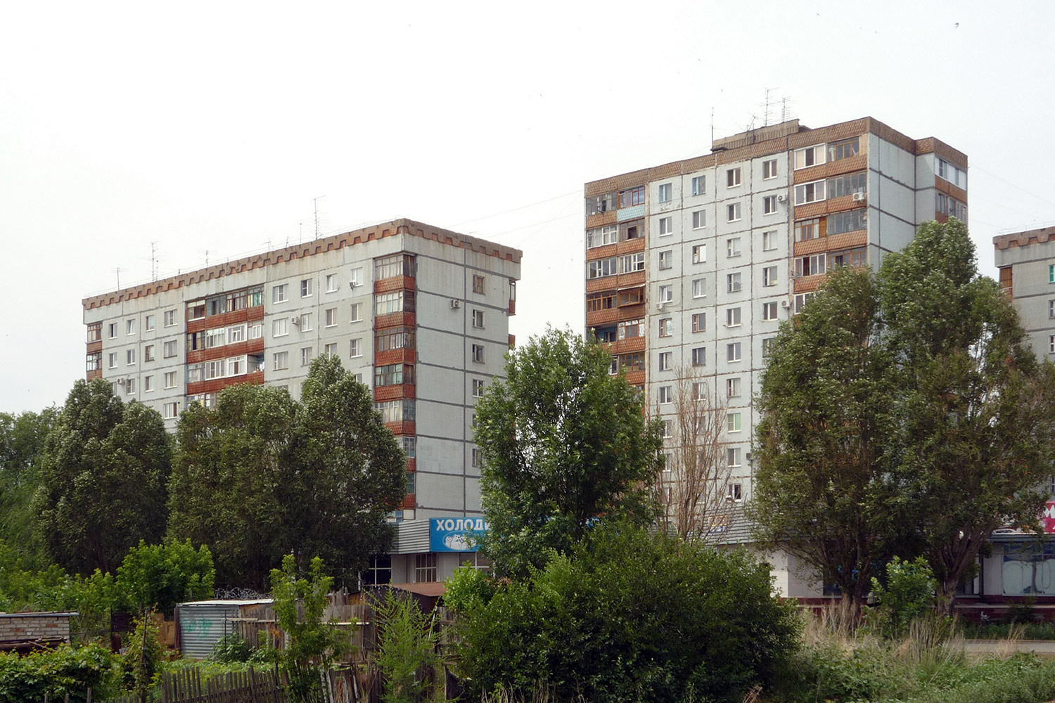 Novokuybyshevsk, Улица Карбышева, 2; Улица Карбышева, 4