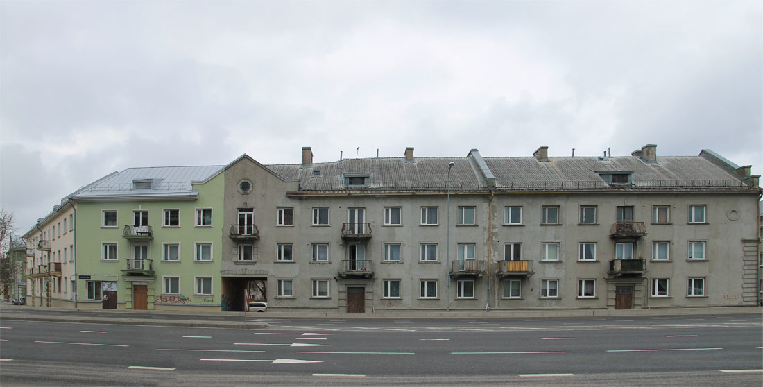 Tallinn, Kivimurru, 45; Peterburi tee, 9