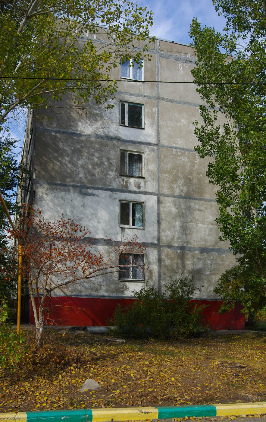 Novokuybyshevsk, Улица Ворошилова, 20
