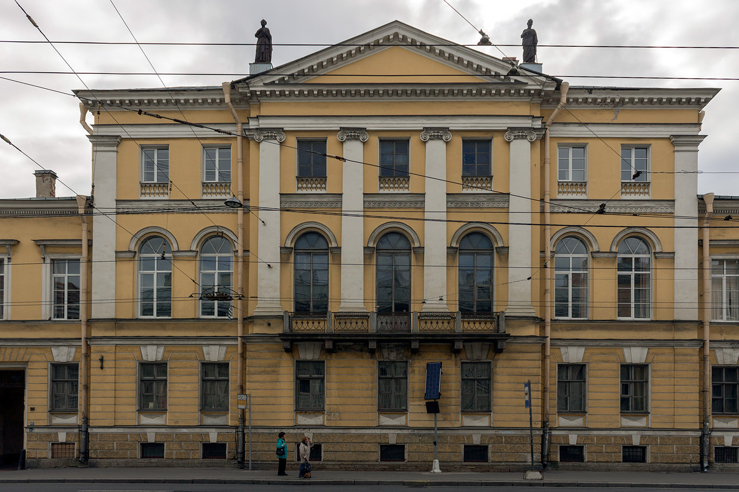 Saint Petersburg, 1-я линия В. О., 52