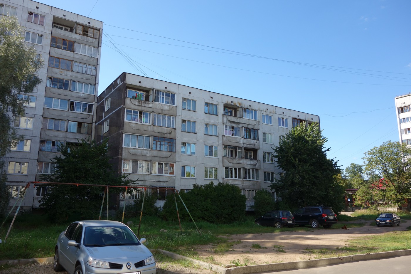Луга, Проспект Володарского, 38 (подъезды 1-2)