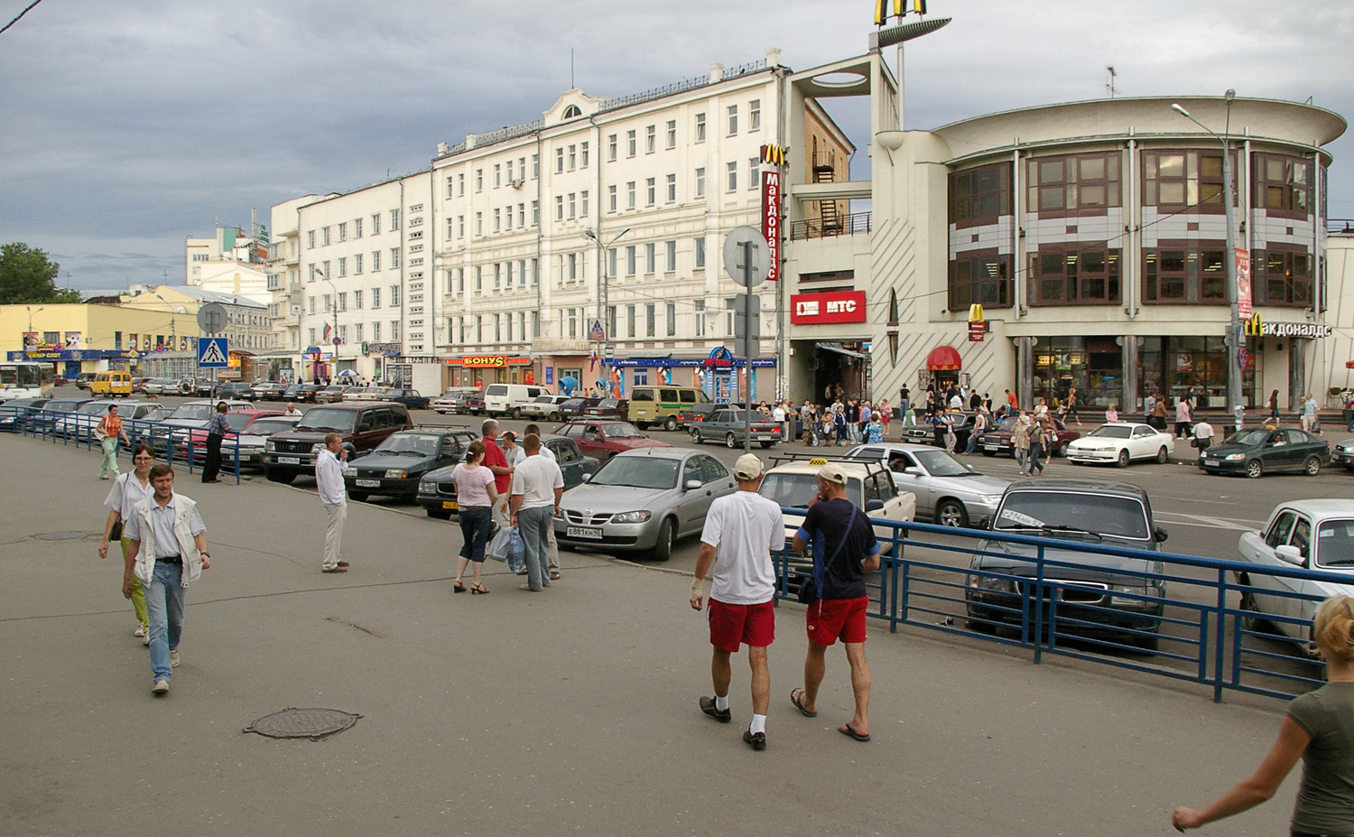 Nizhny Novgorod, Площадь Революции, 4; Площадь Революции, 5; Площадь Революции, 5А