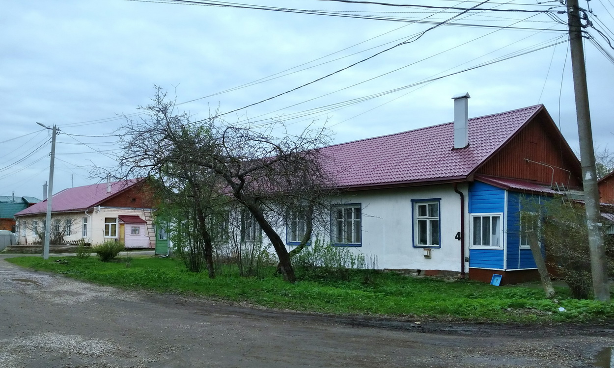 Pereslavl-Zalessky, Ново-Плещеевская улица, 4; Ново-Плещеевская улица, 6