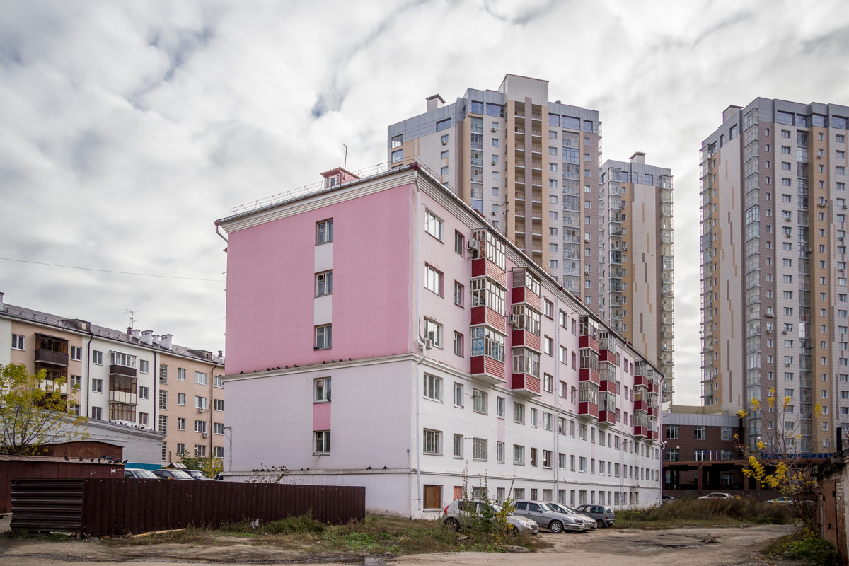 Kazan, Улица Павлюхина, 110А