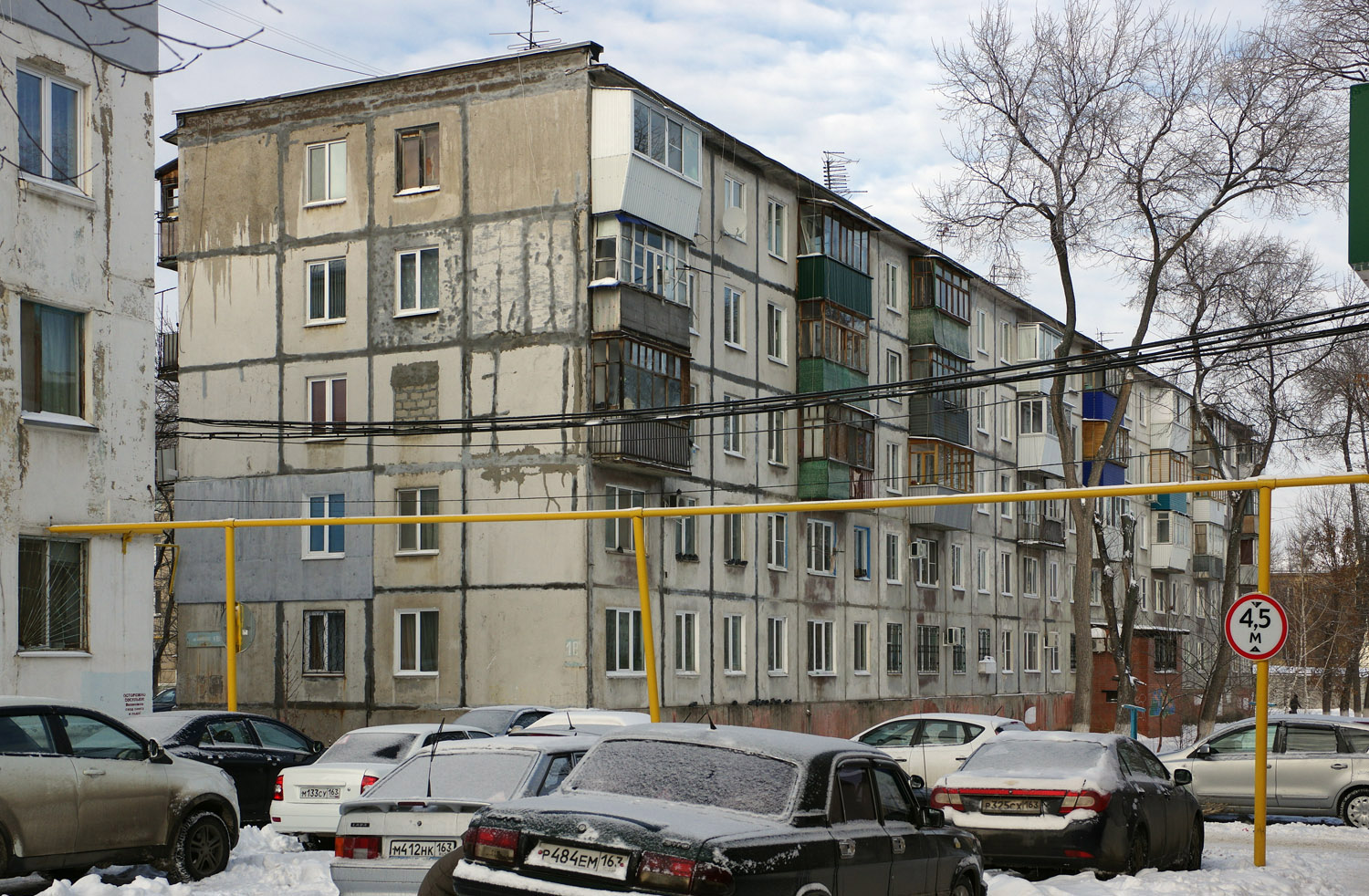 Novokuybyshevsk, Улица Миронова, 18А