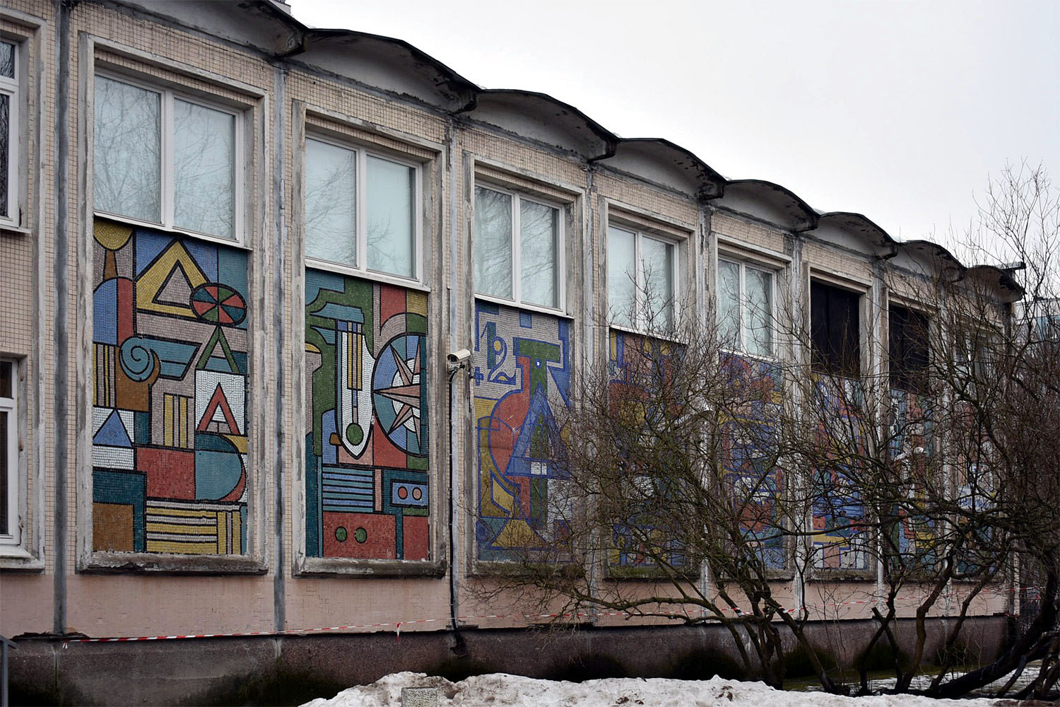 Petersburg, Улица Вавиловых, 13 корп. 3. Монументальное искусство (мозаики, росписи)