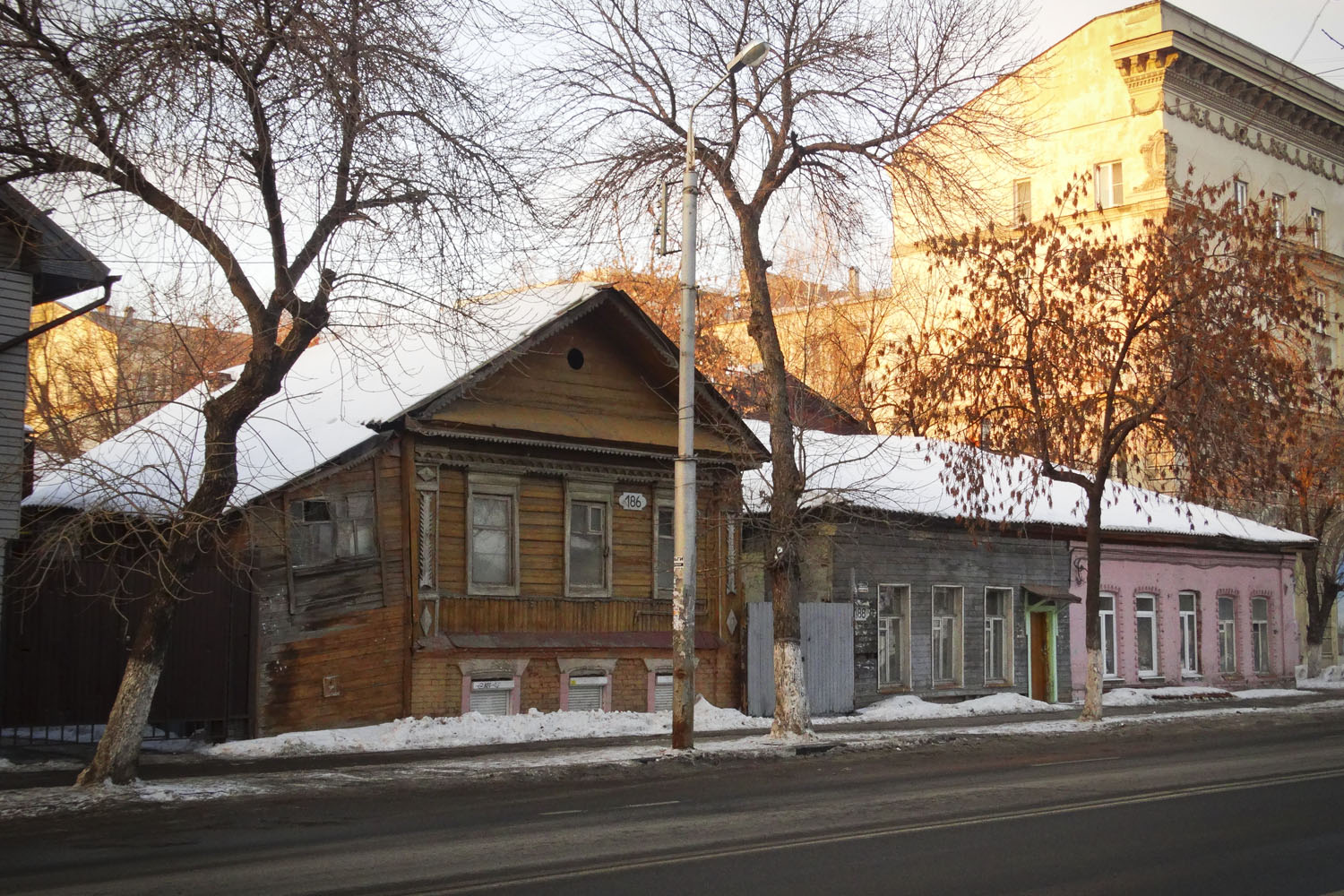 Samara, Самарская улица, 186; Самарская улица, 188 / Ярмарочная улица, 17
