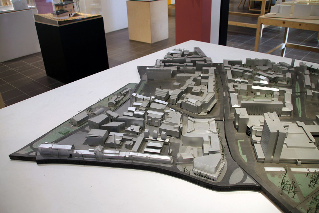 Tallinn, Narva maantee, 1; Viru Väljak, 4. Tallinn — Models of buildings