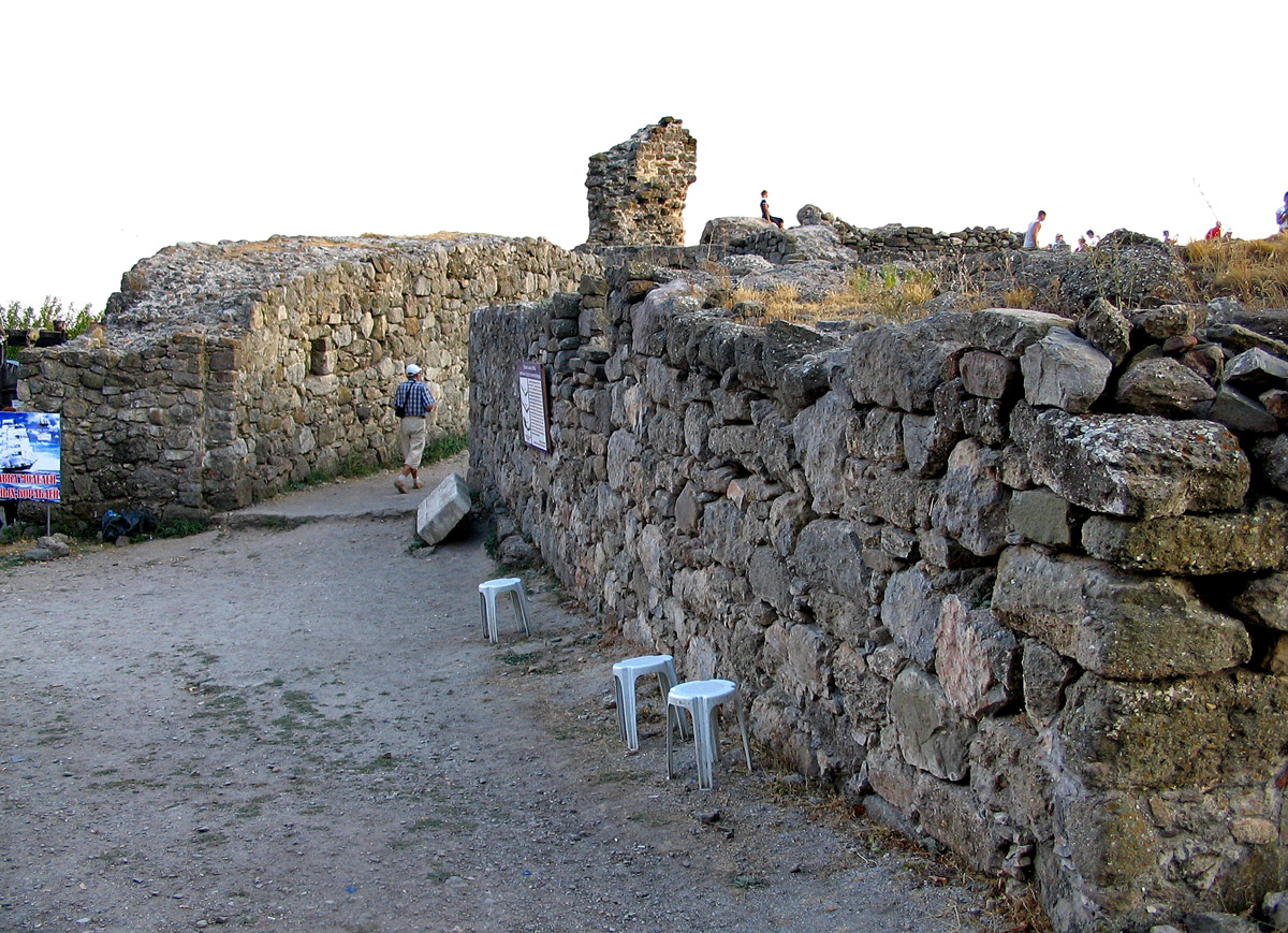 Алушта, с. Лучистое, крепость Фуна