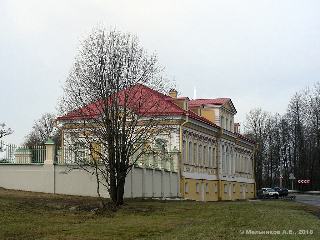 Lomonosov, Дворцовый проспект, 50