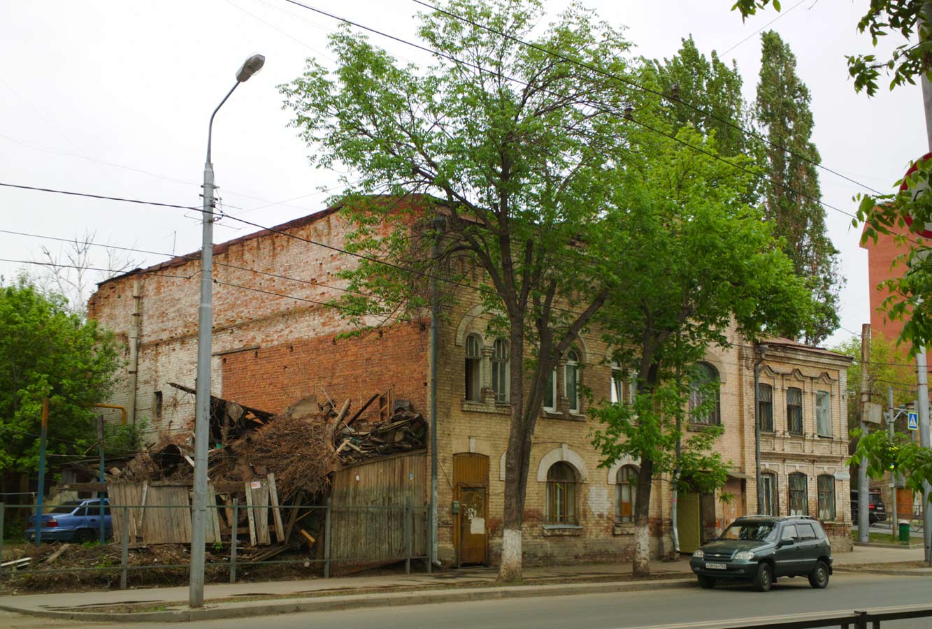 Samara, Улица Водников, 41 / Комсомольская улица, 8