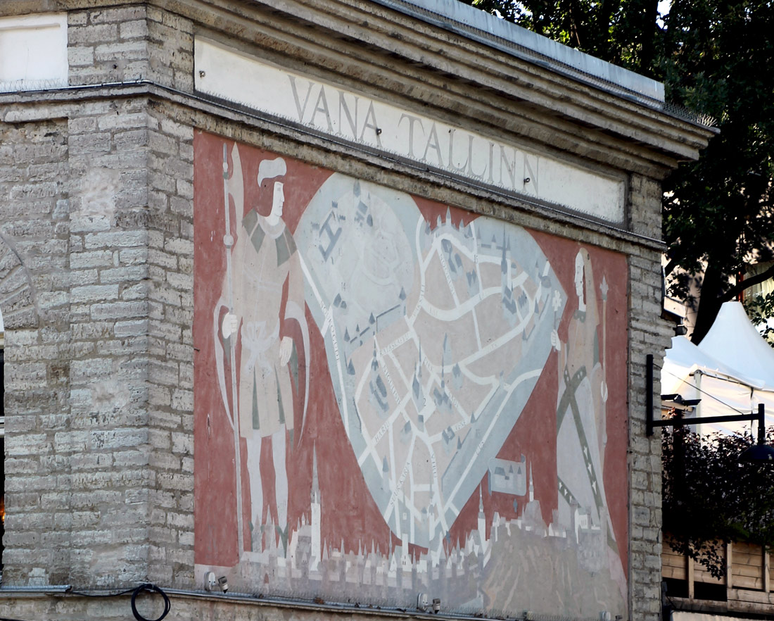 Таллин, Viru, 23. Монументальное искусство (мозаики, росписи, барельефы, сграфито)