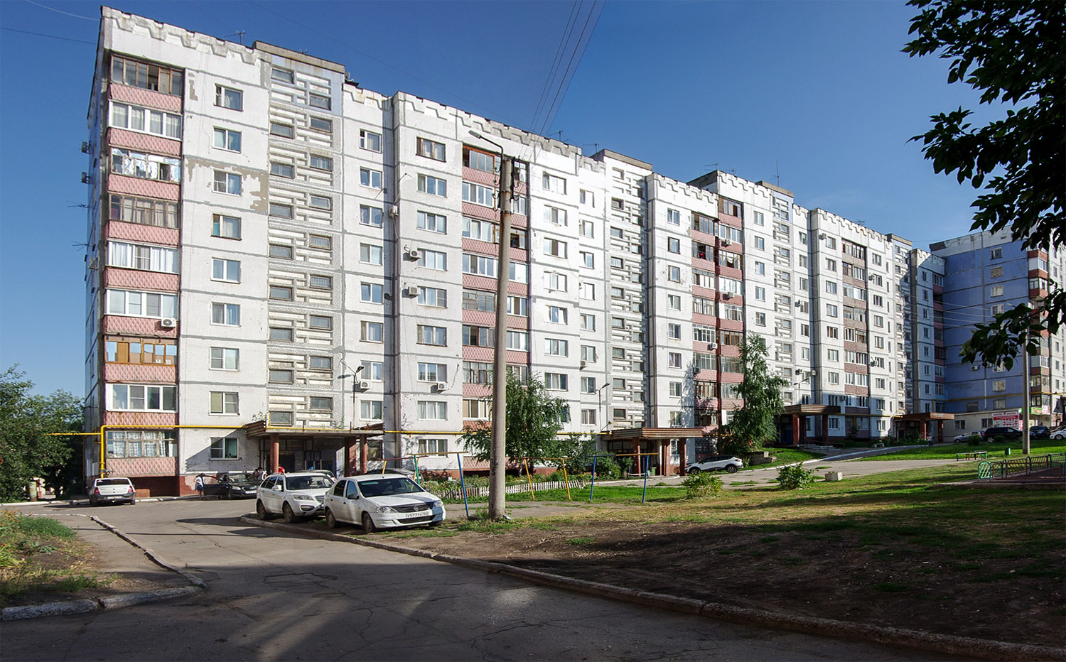 Novokuybyshevsk, Улица Бочарикова, 10